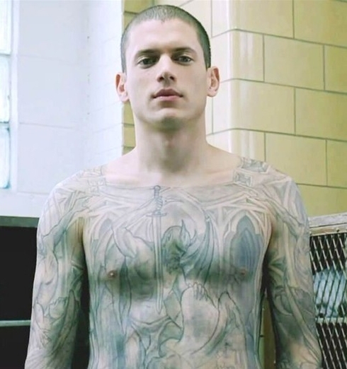 《越狱》主角麦构Michael全身大幅的纹身信息丰富